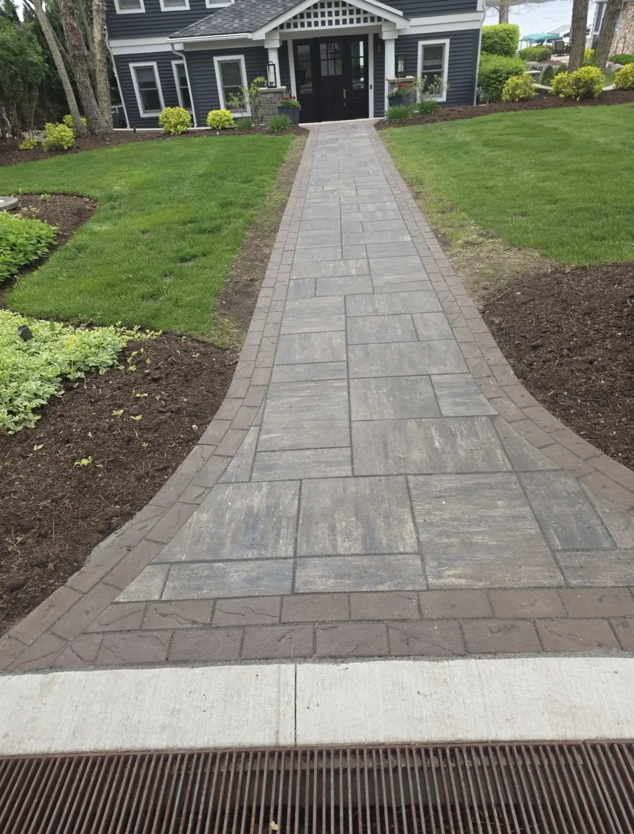 Walkways, Patios & Exterior by SRC Remodeling
